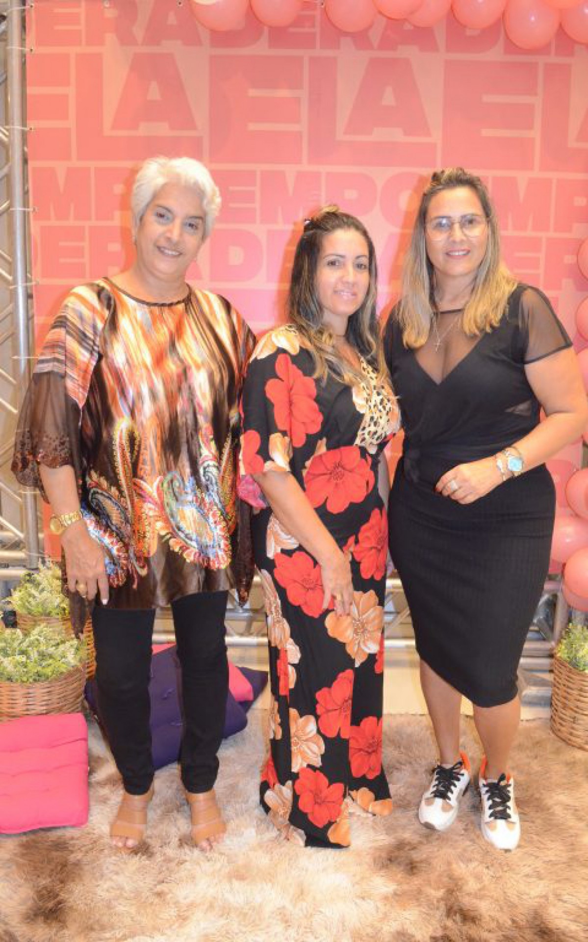 Da esquerda para a direita: Miriam Rodrigues, subsecret&aacute;ria de Turismo, da Secretaria Municipal de Cultura, Lazer, Direitos Humanos e Igualdade Racial; Andrea Lacerda, secret&aacute;ria de Ind&uacute;stria e Com&eacute;rcio e Ana Meriti, secret&aacute;ria de Trabalho e Renda