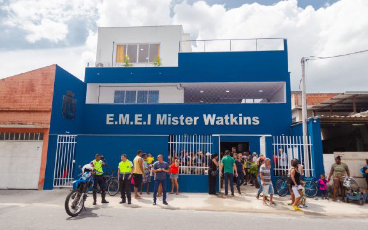 A Escola Municipal de Educa&ccedil;&atilde;o Infantil Mister Watkins fica na Rua Paran&aacute; 52, no Centro de Mesquita
