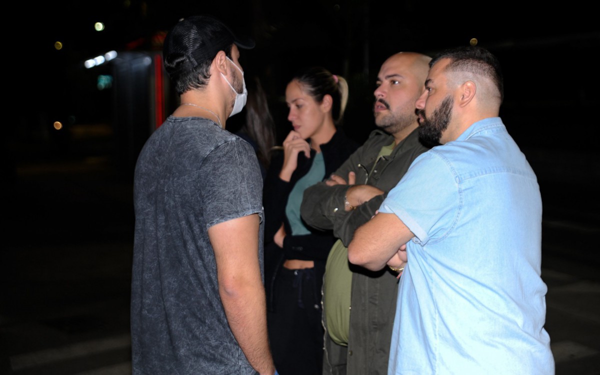 Tiago Abravanel vai ao Hospital das Cl&iacute;nicas, em S&atilde;o Paulo, para ter informa&ccedil;&otilde;es sobre o ex-BBB Rodrigo Mussi