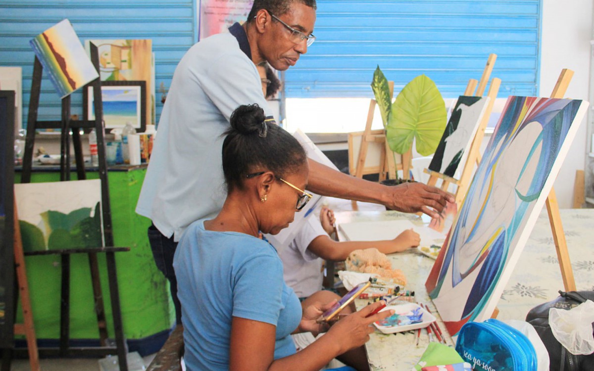 O curso de Pintura em Tela, assim como diversos outros, &eacute; oferecido na Subsecretaria de Cultura, Esporte, Lazer e Turismo de Mesquita