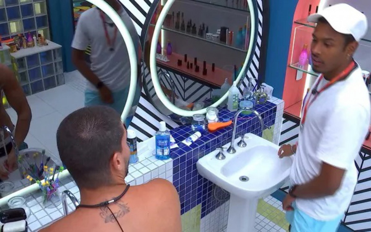 Arthur Aguiar e Paulo André no 'BBB 22' - Reprodução da TV Glob