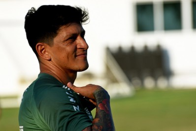 Vídeo! Germán Cano provoca o Vasco durante confraternização do elenco do Fluminense