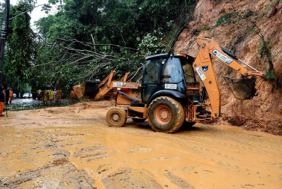 Chuvas continuam castigando Angra nesta sexta-feira