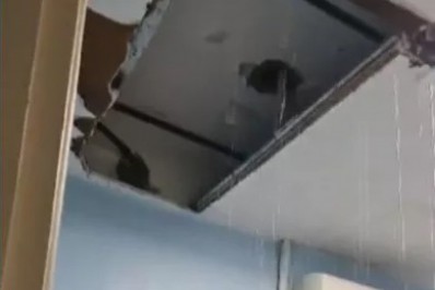 Teto cede e CTI pediátrico do Hospital dos Servidores é interditado após fortes chuvas