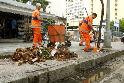 Comlurb promove ações de conscientização do descarte de resíduos