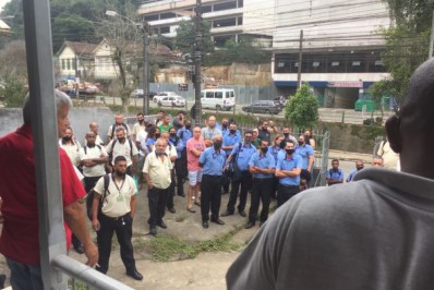 Trabalhadores recusam proposta das empresas e aprovam estado de greve
