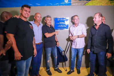 Praça do Morro dos Paraíbas é inaugurada com aparelhos modernos e nova iluminação