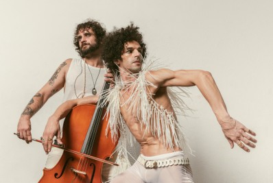 Abril é mês de dança com rock, bebê!