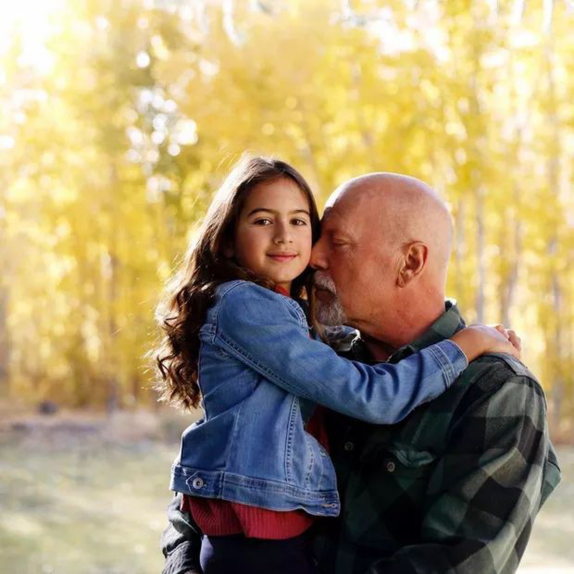 Bruce Willis e a filha, Mabel, que completa 10 anos nesta sexta-feira - Reprodução Internet