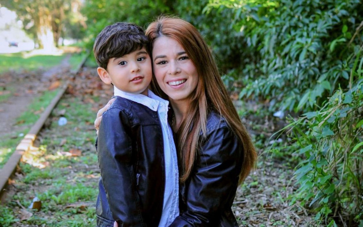 Marina, m&atilde;e do Juan Gabriel, se dedicou a estudar sobre o autismo pelo filho. Em breve, se formar&aacute; em neuropsicopedagogia