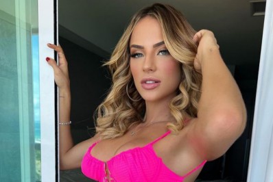 De biquíni, Gabi Martins exibe as curvas e encanta os internautas