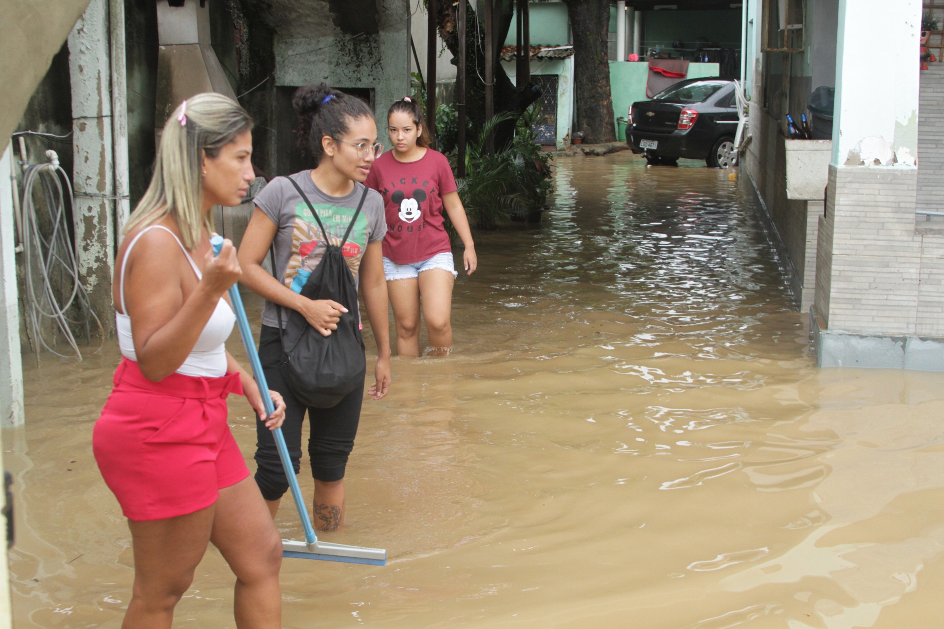 Estragos da chuva na Baixada Fluminense  neste sábado (02) - Jorge Ferreira/Parceiro/Agência O Dia