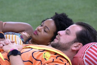 Após briga na madrugada, Gustavo se desculpa com Natália