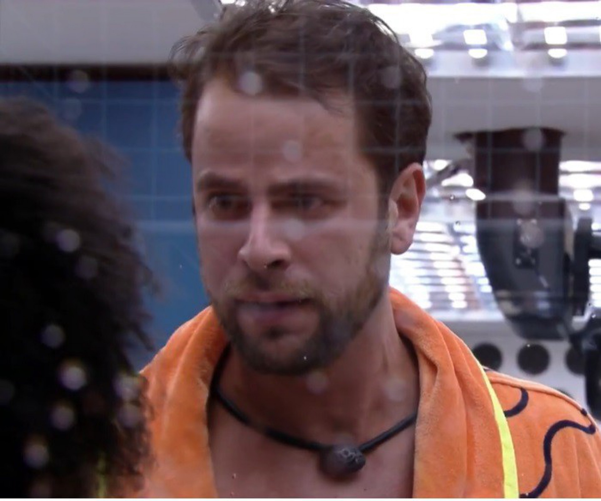 Natália e Gustavo discutiram na madrugada - Reprodução/TVGlobo