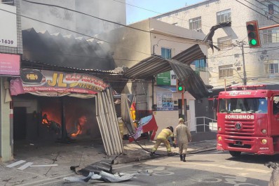 Vídeo: instaladora de GNV fica destruída após explosão em Nilópolis