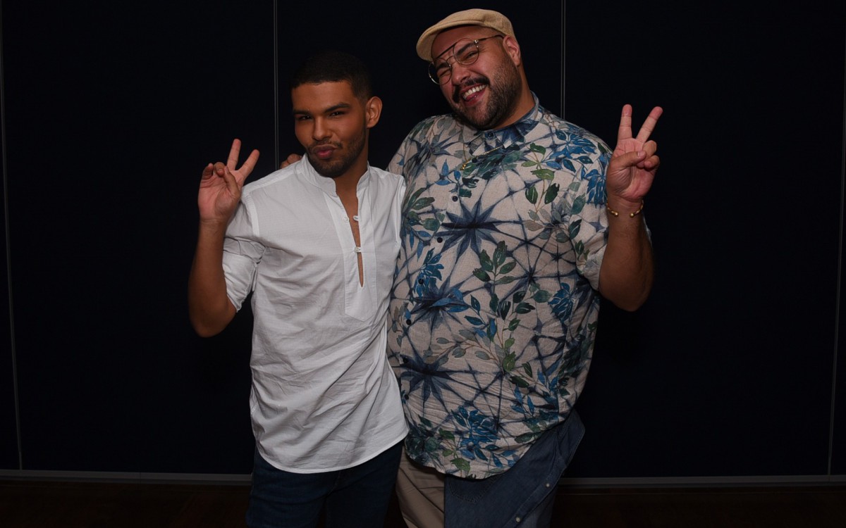 Vyni e Tiago Abravanel se reencontram em estreia de musical em S&atilde;o Paulo