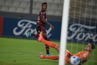 Bruno Henrique retoma boa fase no Flamengo e consegue marcas individuais importantes