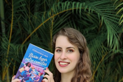 Fernanda Nia fala sobre 'Um Lugar Entre Cometas': 'Amo escrever para o público jovem'