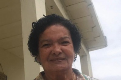 'Na comunidade tem muita gente inocente', diz filha da idosa baleada no Lins  