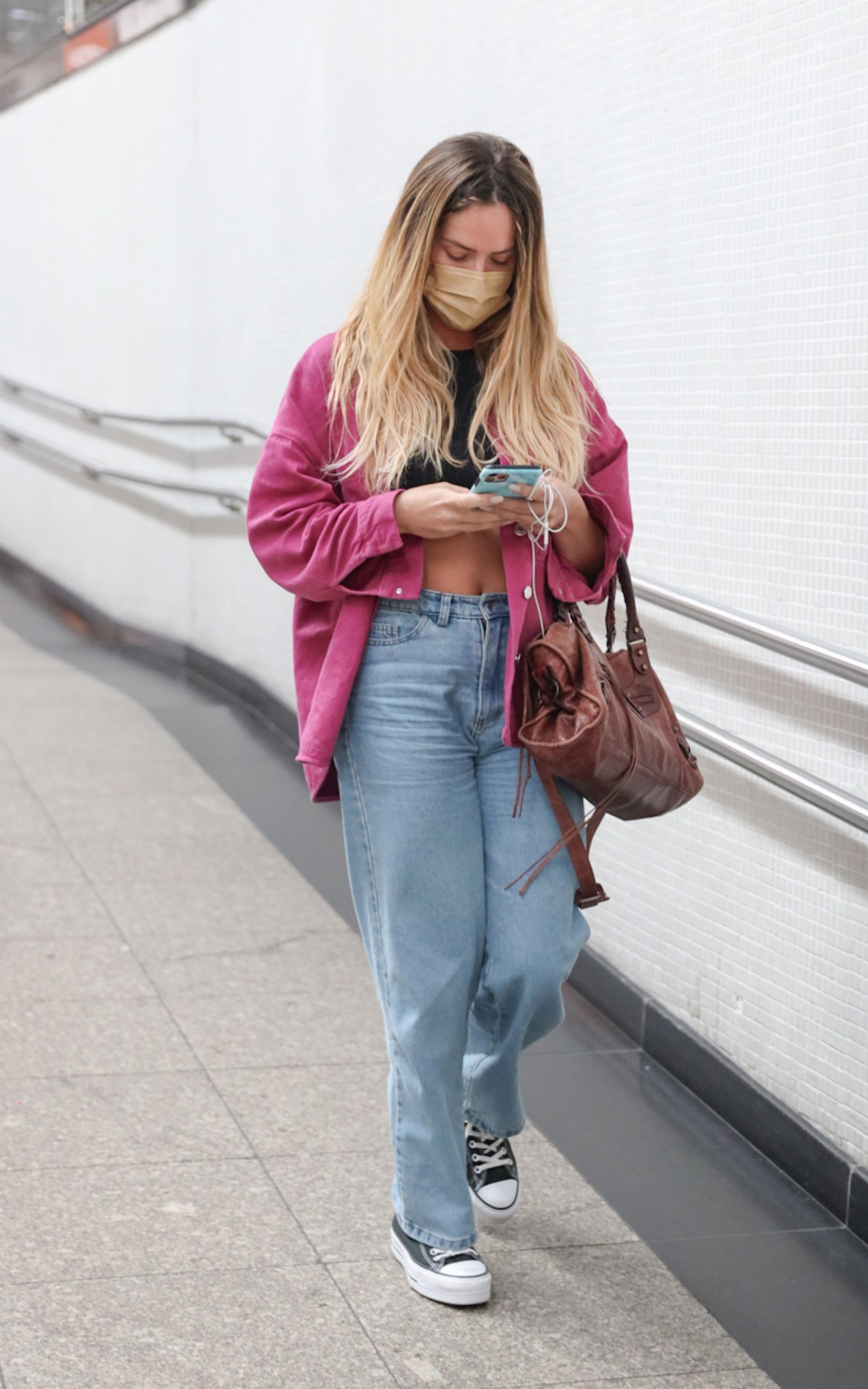 Giovanna Ewbank desembarca em aeroporto de S&atilde;o Paulo