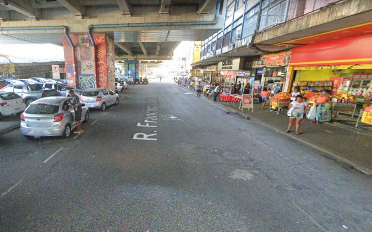 Rua Francisco Batista em Madureira, onde ocorreu o atropelamento - Reprodu&ccedil;&atilde;o / Google