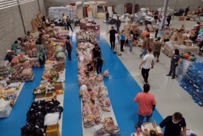 Petrópolis Convention e parceiros encerram atividades na central de donativos