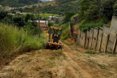Prefeitura de Três Rios realiza melhorias na rua Leonel de Souza, no Pilões