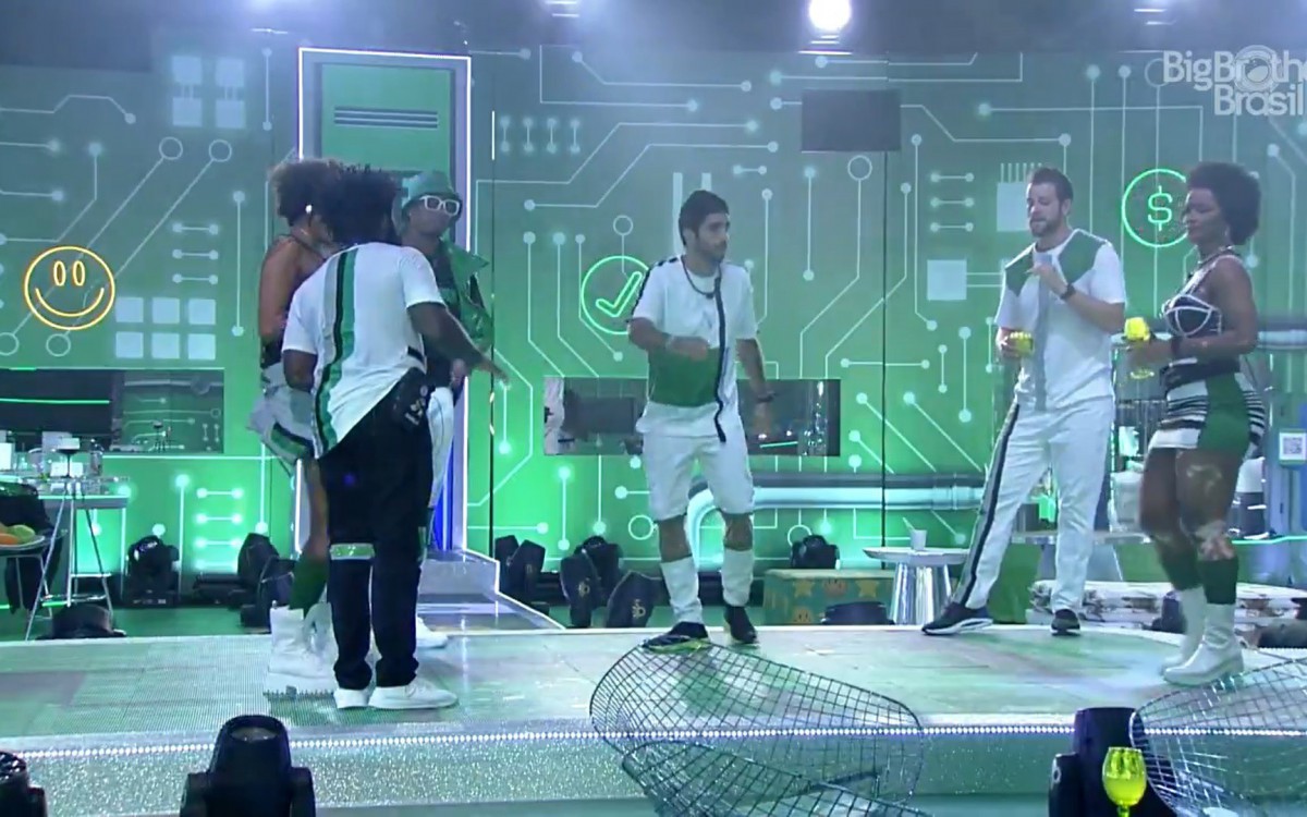 Pedro Scooby e Gustavo curtiram a festa desta quarta-feira (6) - Reprodução/Globoplay