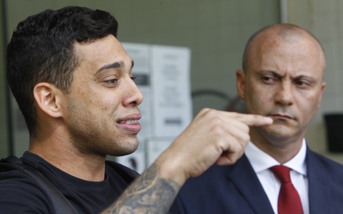 Policia - Policia Civil cumpriu mandados de busca e apreensao em varios endere&ccedil;os ligados ao vereador Gabriel Monterito, na manha de hoje.