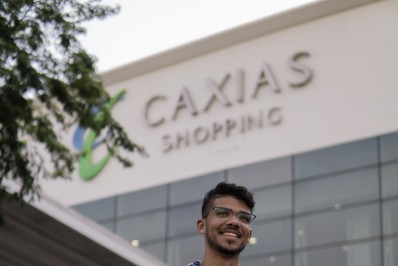 Palco Caxias Shopping recebe cantor Carlos K na Edição Vozes da Baixada 