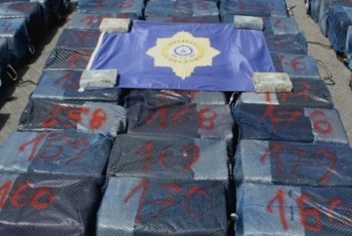 Brasileiros são presos pela polícia de Cabo Verde com cinco toneladas de cocaína em barco de pesca