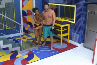 Jessilane chama Gustavo para festa do pijama e ele recusa: 'Lalá não vai gostar'