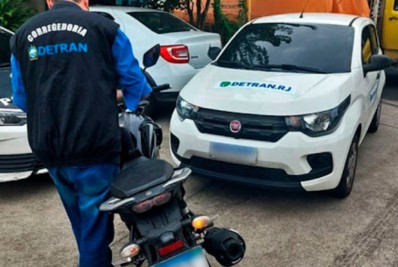 Detran flagra tentativa de regularização de moto clonada no posto de vistoria em Meriti