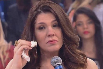 Simony vai às redes sociais pedir ajuda para encontrar quem atropelou e matou sua cadela