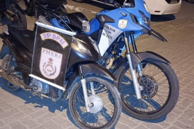 Patrulha da PM recupera moto roubada em Araruama