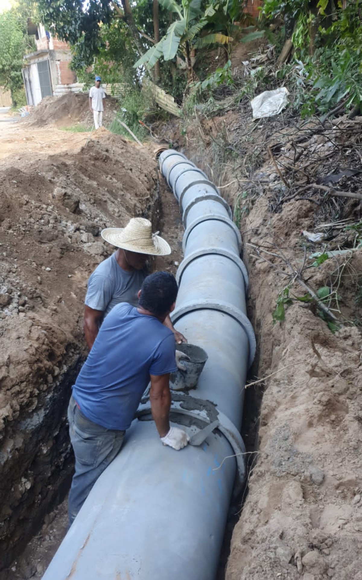 Capta&ccedil;&atilde;o e escoamento de &aacute;gua pluvial na Rua Z,  no S&atilde;o Luiz