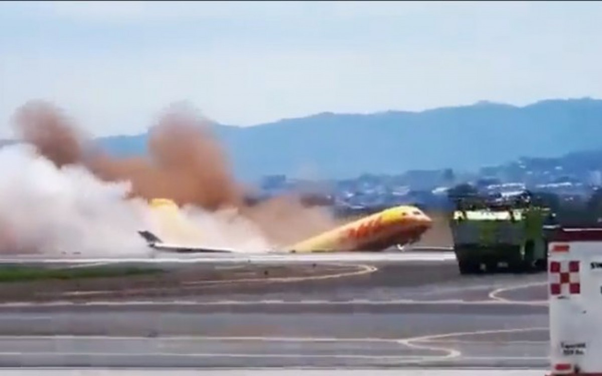 Acidente ocorreu ap&oacute;s o avi&atilde;o pousar no aeroporto
