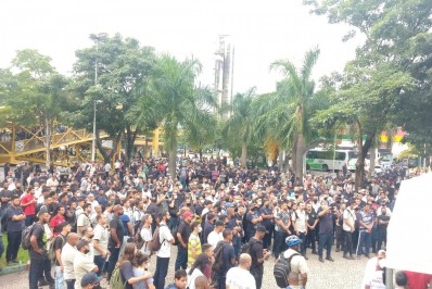 Trabalhadores da CSN em Volta Redonda vão às ruas para protestar