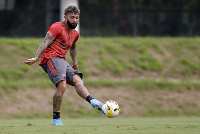 Pressionado, Flamengo tenta recuperar favoritismo e disputar o Brasileiro no topo da tabela