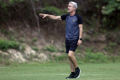 Botafogo atualiza situação dos jogadores no Departamento Médico; zagueiro titular para por tempo indeterminado