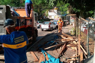 Prefeitura derruba construção irregular na Autoestrada Grajaú-Jacarepaguá