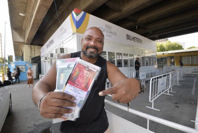 Venda presencial de ingressos para desfiles do Grupo Especial começa nessa sexta no Sambódromo