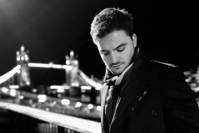 Em Londres, Felipe Neto fica doente e desabafa: 'Uma das piores noites da minha vida'