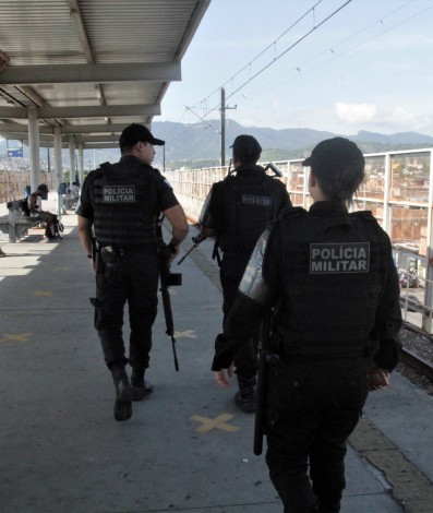Operação da Policia Militar na Estação de Manguinhos, nesta sexta feira (08).