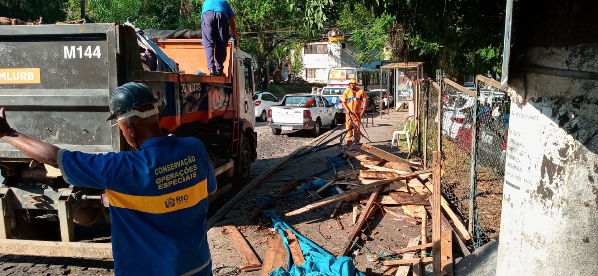 O imóvel foi construído no canteiro central da via, em uma área pública - Divulgação/SEOP 
