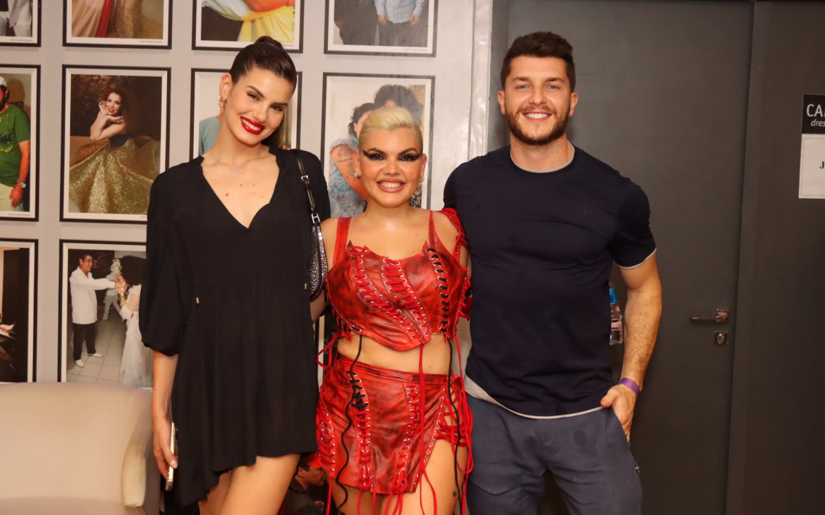 Camila Queiroz, Duda Beat e Kleber Toledo