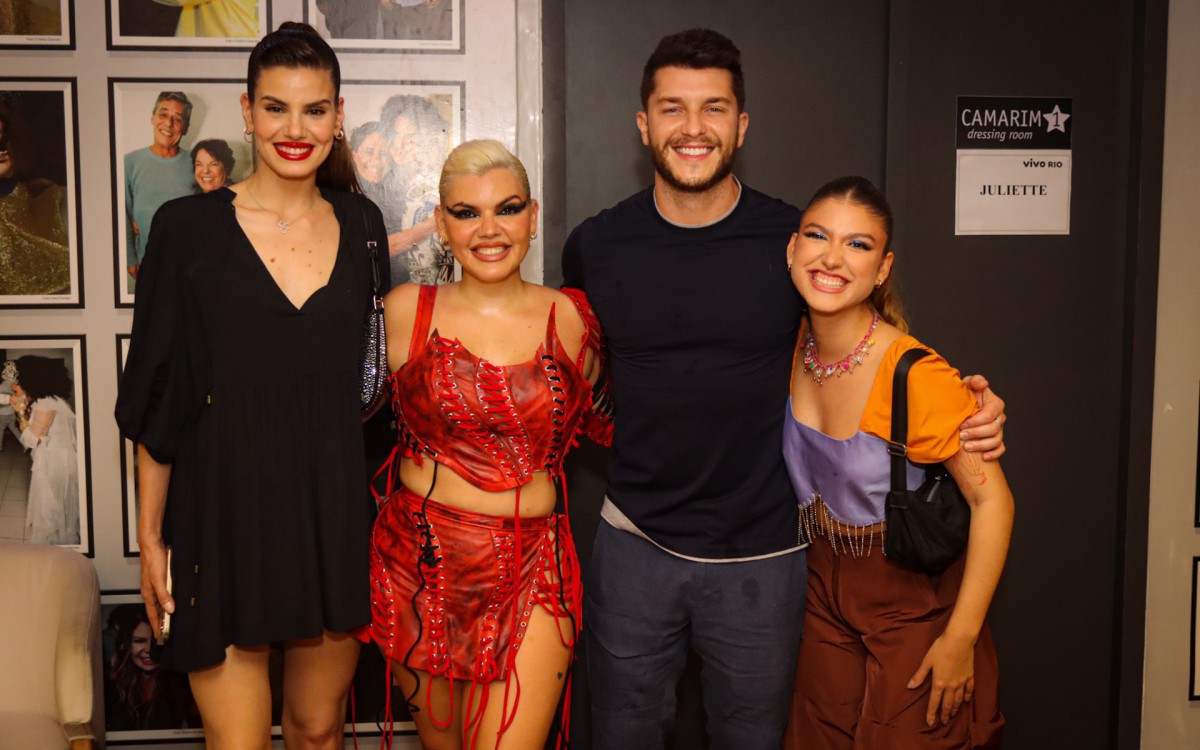 Camila Queiroz, Duda Beat, Kleber Toledo e Giovanna Grigio