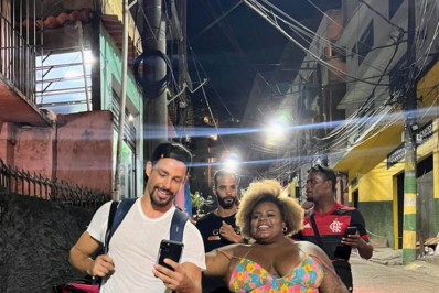 Jojo Todynho e Cauã Reymond participam de gravação no Vidigal