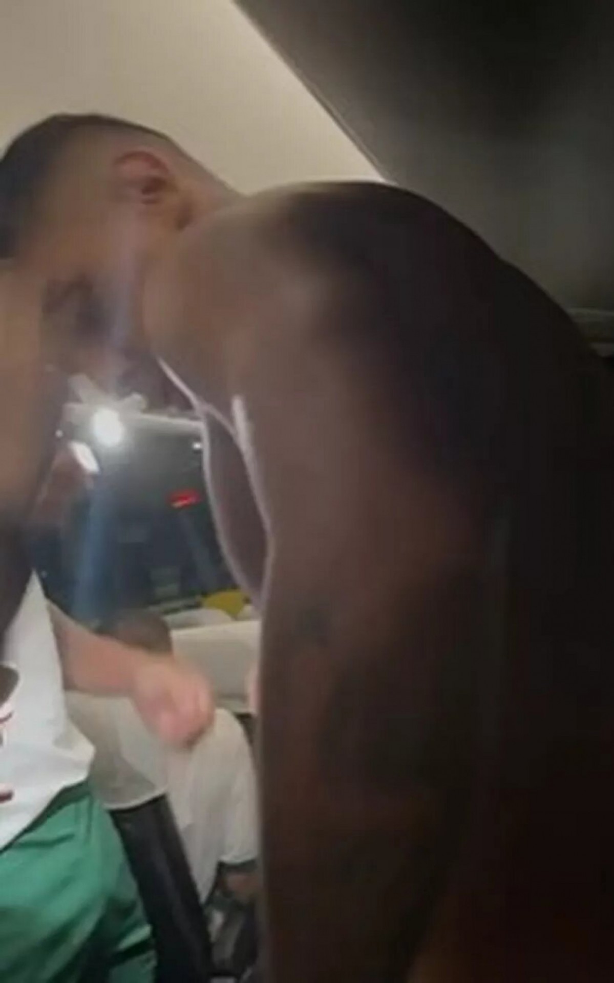 Lucas Hip&oacute;lito foi atingido por estilha&ccedil;os de vidro