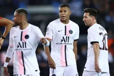 Com poucos jogos do trio Messi, Neymar e Mbappé, técnico do PSG lamenta